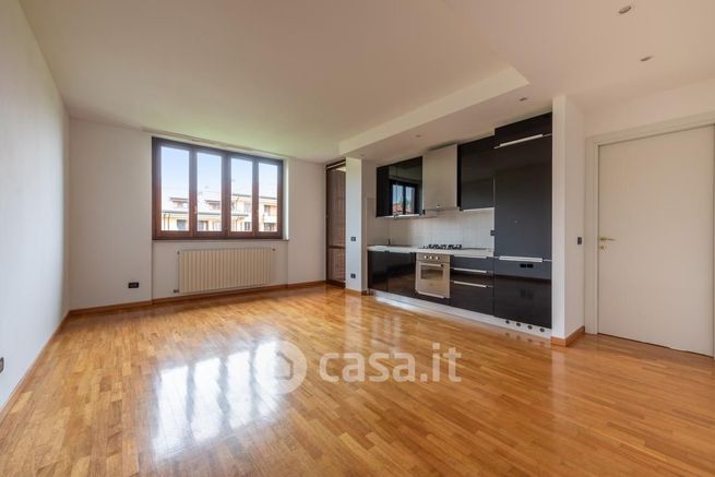 Appartamento in residenziale in Via Umbria 60