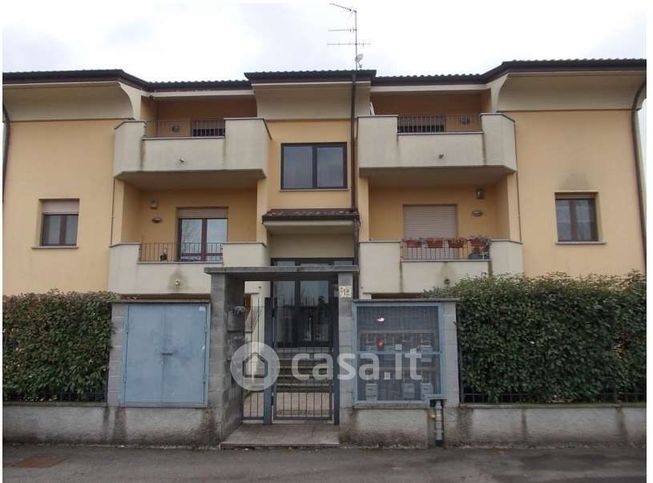 Appartamento in residenziale in Via Don Albino Saresella 12