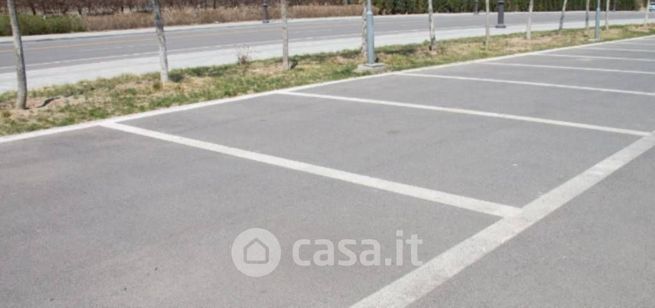 Box/posto auto in residenziale in Via Casette