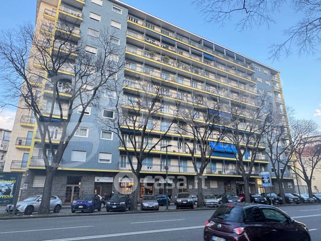 Box/posto auto in residenziale in Corso Peschiera 300