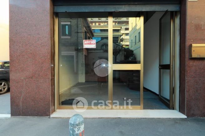 Box/posto auto in residenziale in Via Messina 20