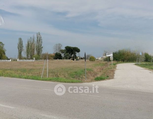 Terreno agricolo in commerciale in Via Po