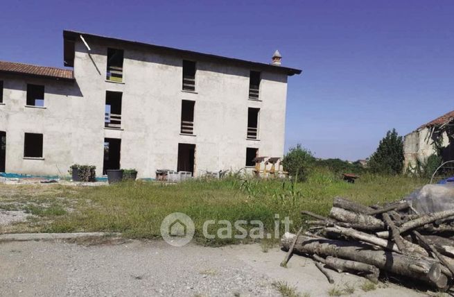 Casa indipendente in residenziale in Via Brescia 22