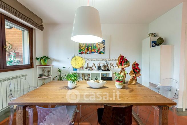 Casa bi/trifamiliare in residenziale in Via F. Turati