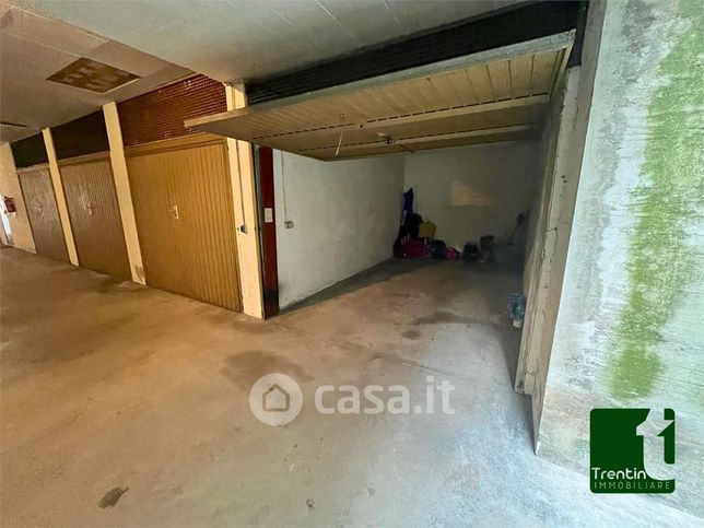 Garage/posto auto in residenziale in Via per l'Osservatorio