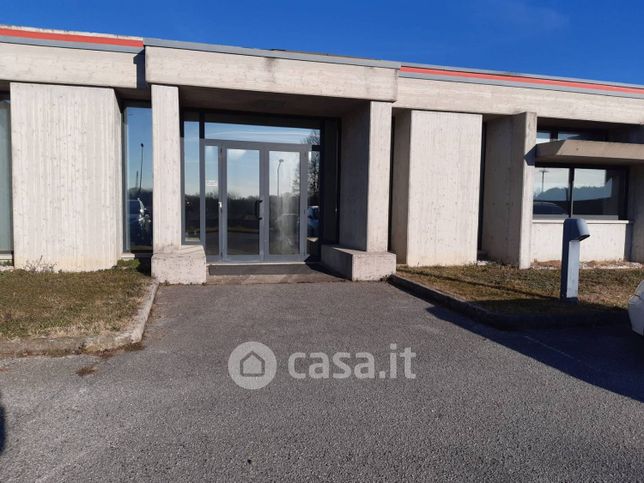 Ufficio in commerciale in Via Roveredo