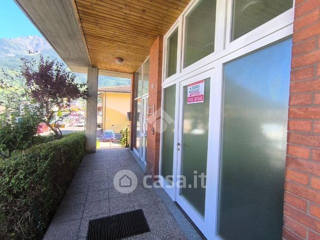 Capannone in commerciale in Via Lino Binel 30