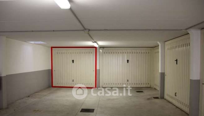 Box/posto auto in residenziale in Via Pasubio