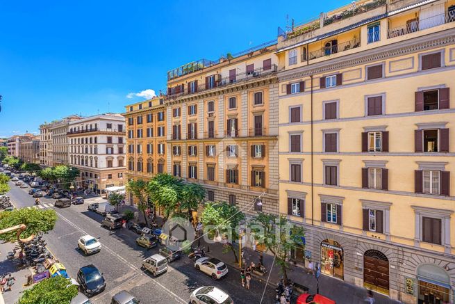 Box/posto auto in residenziale in Via Vespasiano 22