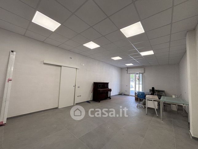 Ufficio in commerciale in