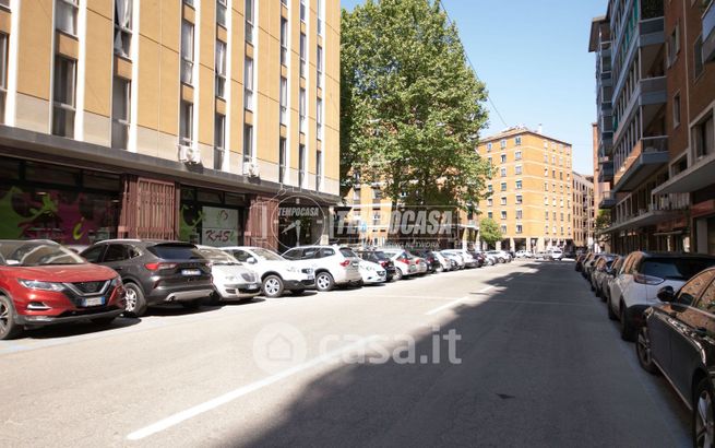 Box/posto auto in residenziale in Via Giovanni Brugnoli