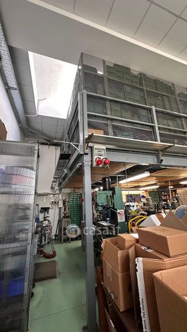 Capannone in commerciale in 