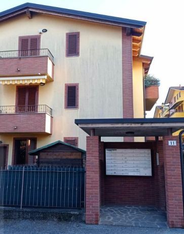 Appartamento in residenziale in Via C. Menotti 11