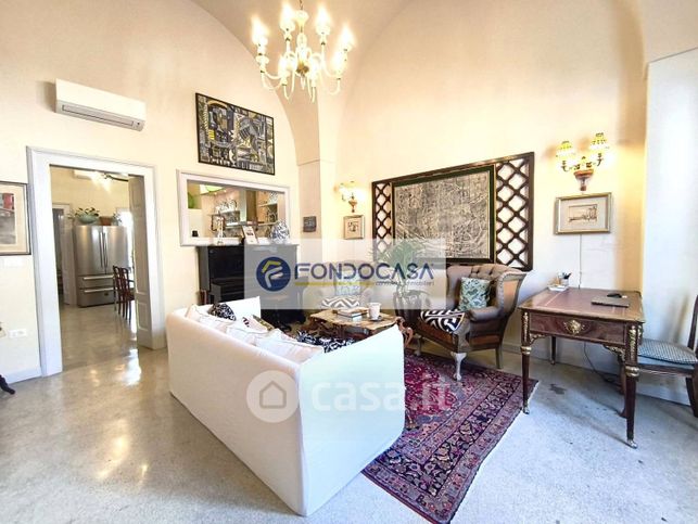 Casa indipendente in residenziale in Via Roma