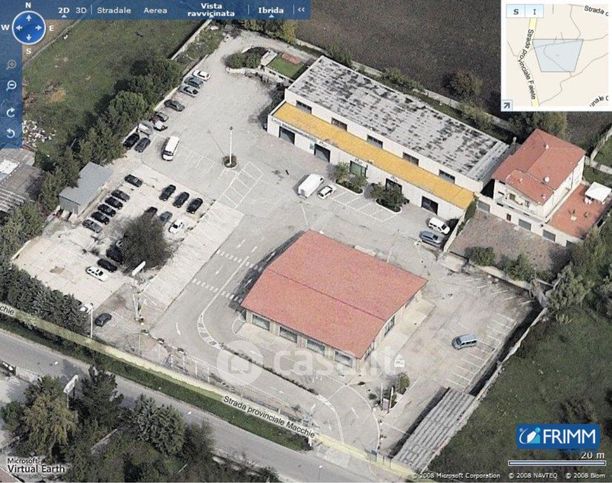 Negozio/locale commerciale in commerciale in Contrada Macchie