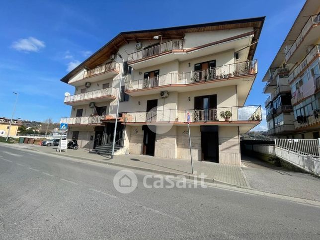 Box/posto auto in residenziale in Via Kennedy 76