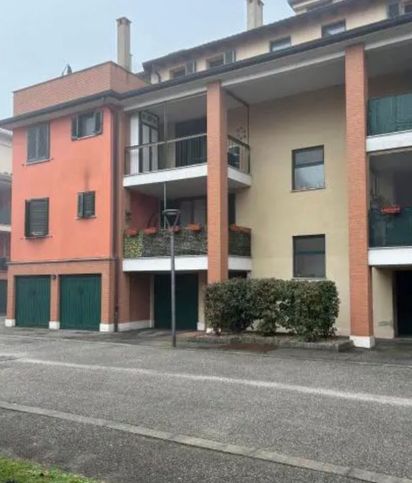 Appartamento in residenziale in Via Emilio Gino Segre' 4