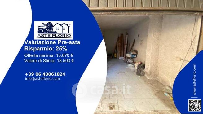 Box/posto auto in residenziale in Via Angelo Lanzetta