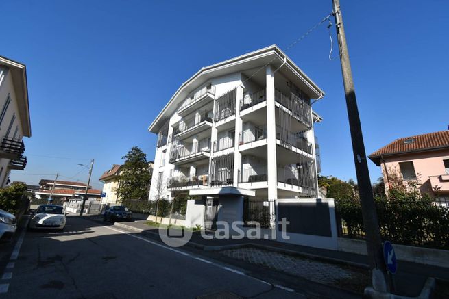 Garage/posto auto in residenziale in Via Alessandro Volta 4