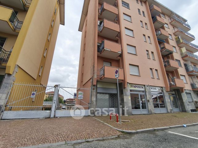Box/posto auto in residenziale in Via Fratelli Cairoli 2
