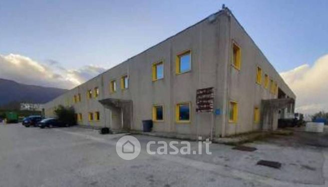 Capannone in commerciale in Bretella 1 Via Cristoforo Colombo