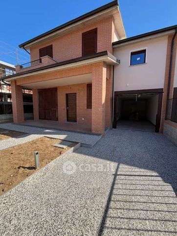 Nuova costruzione in casa nuova in 