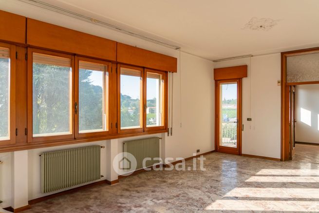 Appartamento in residenziale in Via F. San Grazioli 78