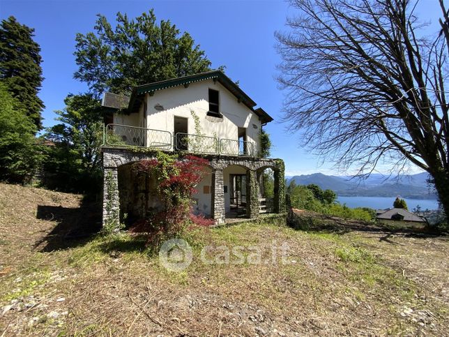 Villa in residenziale in Viale Mattino 2
