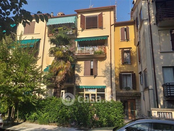 Appartamento in residenziale in Viale Brigata Marche 3