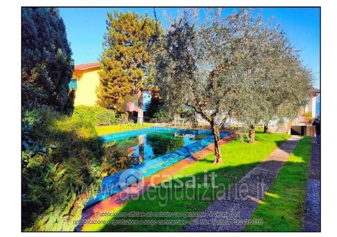Villa in residenziale in Via Parini 5