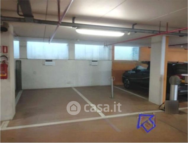 Box/posto auto in residenziale in Lungomare della Libertà