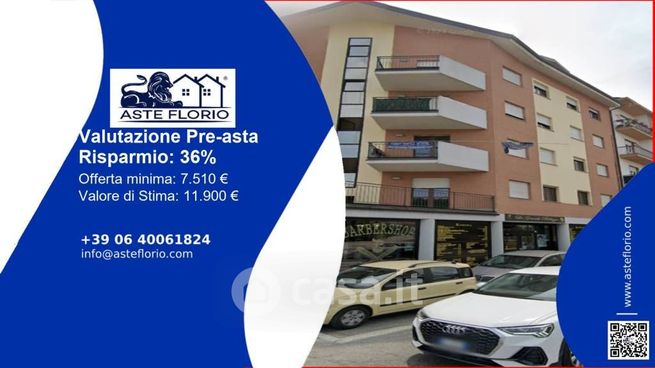 Box/posto auto in residenziale in Corso Volta 127 -145