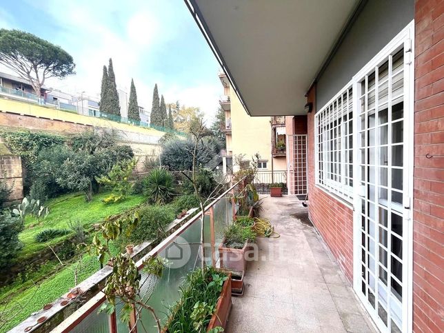 Appartamento in residenziale in Via Romeo Rodriguez Pereira 21