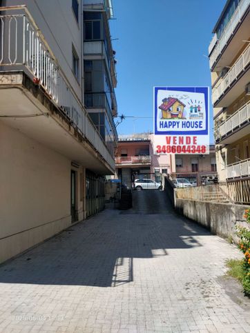 Box/posto auto in residenziale in Via Massimo D'Azeglio 12