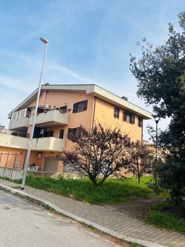 Appartamento in residenziale in Via Bollate 11