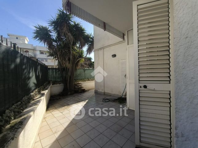Appartamento in residenziale in Viale Grotta della Regina 41