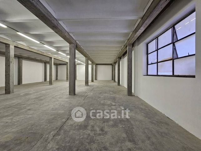 Capannone in commerciale in Via Giacomo Matteotti