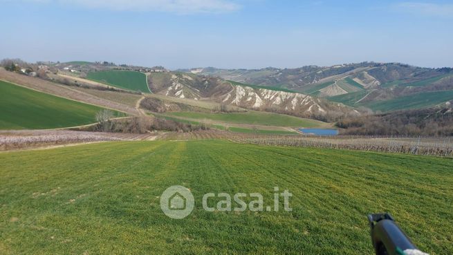 Terreno agricolo in commerciale in Via Caduti di Toranello