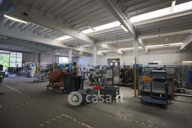 Capannone in commerciale in Via Risorgimento 24