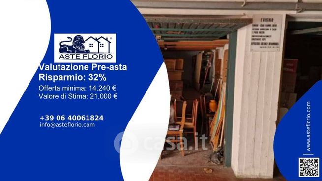 Box/posto auto in residenziale in Strada Senza Nome