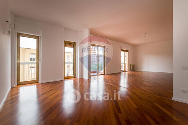Appartamento in residenziale in Via Filippo Angelitti 32