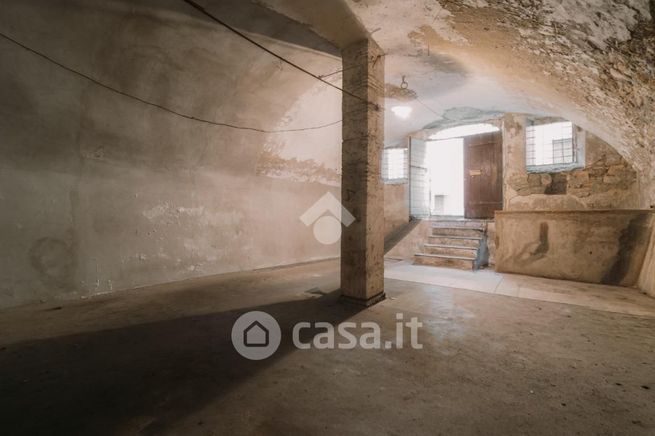 Box/posto auto in residenziale in Via San Martino 4