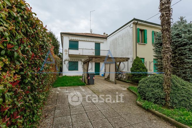 Villetta a schiera in residenziale in Via Gino Allegri 8
