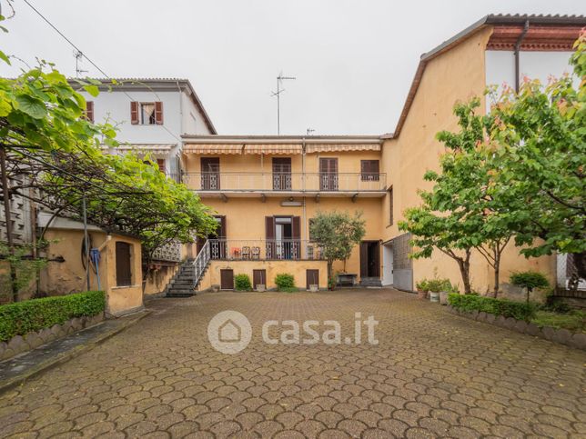 Villetta a schiera in residenziale in Via Carlo Calcaterra