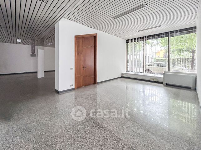 Ufficio in commerciale in Piazzale Vittorio Veneto