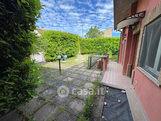 Casa indipendente in residenziale in Via Querceto 55