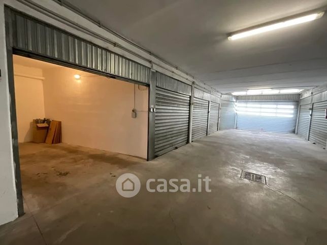 Garage/posto auto in residenziale in Via dell'Acquedotto del Peschiera