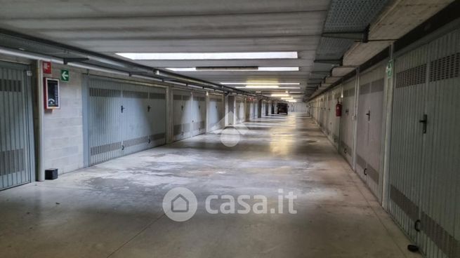 Garage/posto auto in residenziale in Via Vigorelli 6