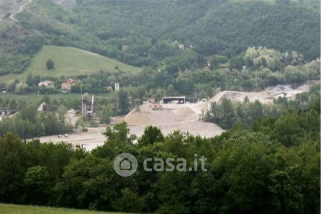 Terreno agricolo in commerciale in 