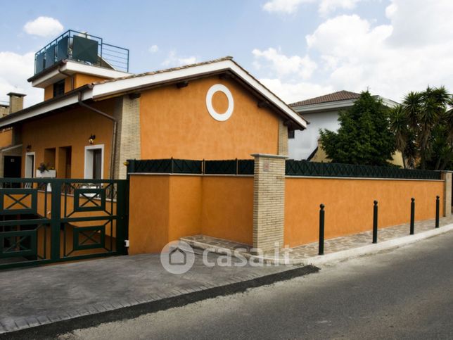 Villetta a schiera in residenziale in Via Romana Vecchia
